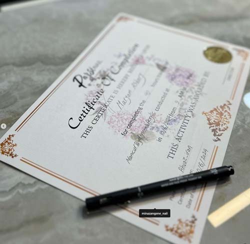 مدرک کاشت ناخن توسط بهترین آموزشگاه کاشت ناخن تهران